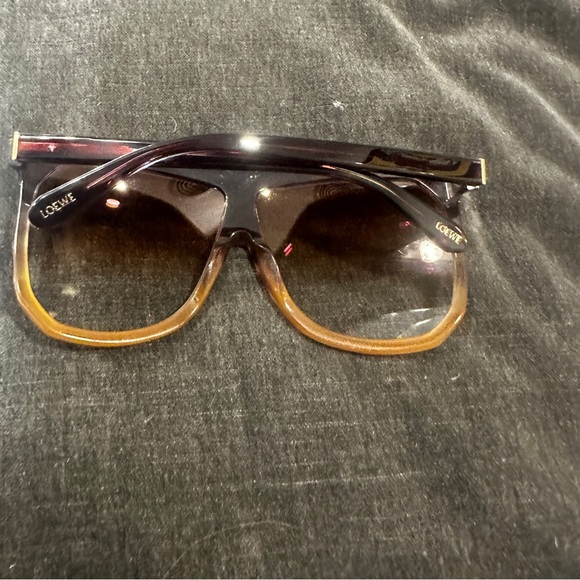 NWT Loewe Women's Lw40001l 63mm Sunglasses case and cleaning cloth reg $465 - Picture 6 of 8